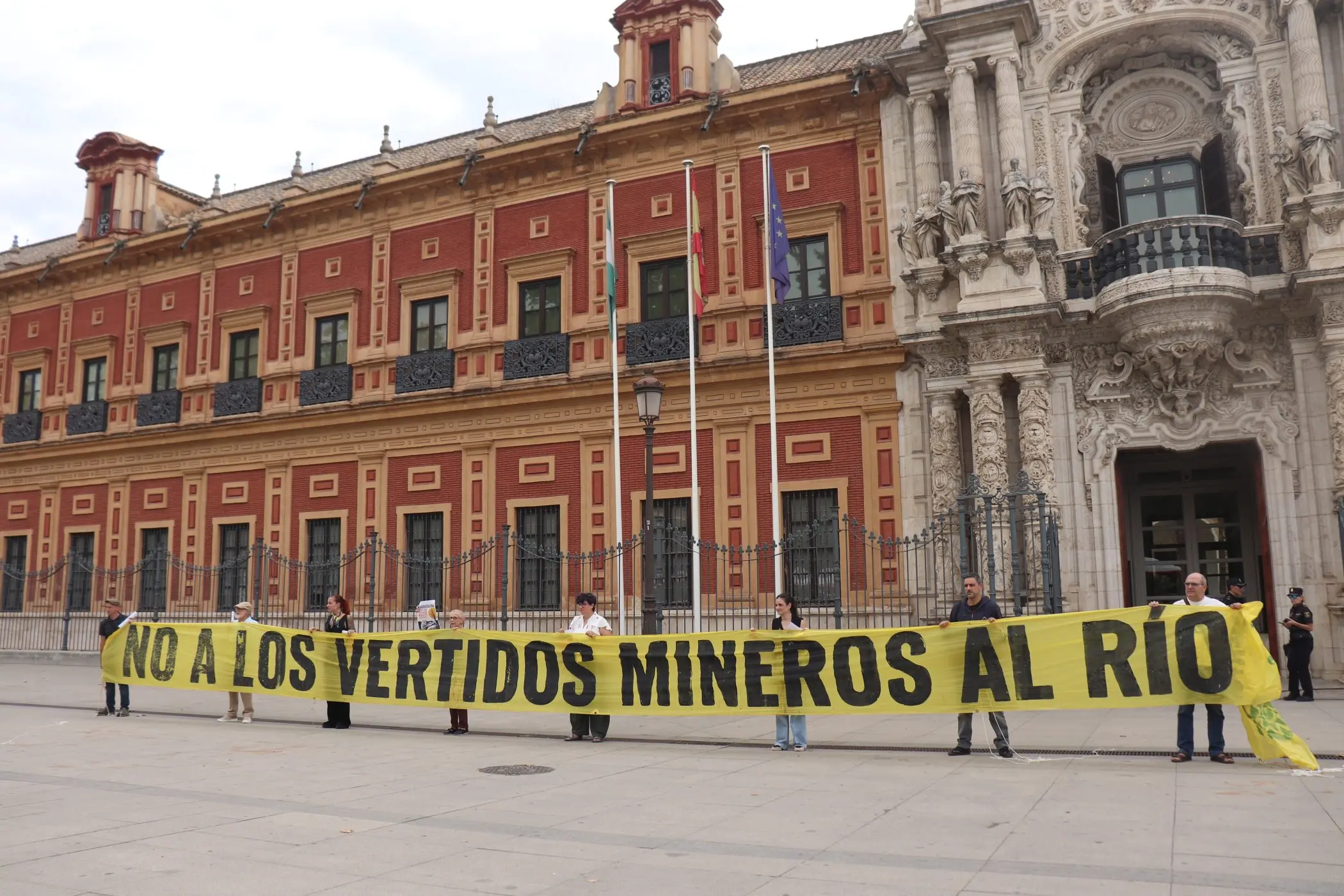 Imagen del artículo original: Las organizaciones convocan a una gran manifestación el sábado 17 de octubre en Sevilla pa
